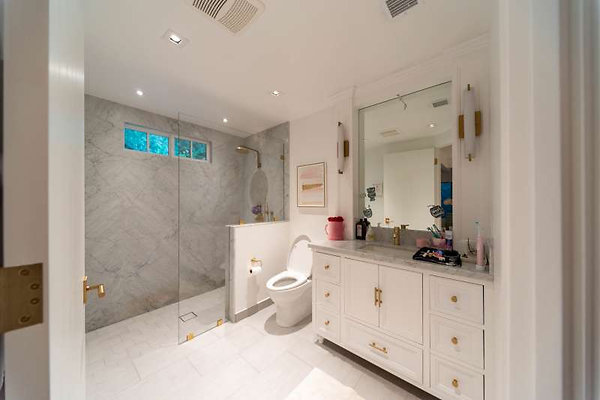 12595 bath 1