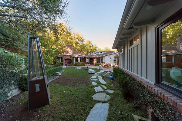 12595 garden 3