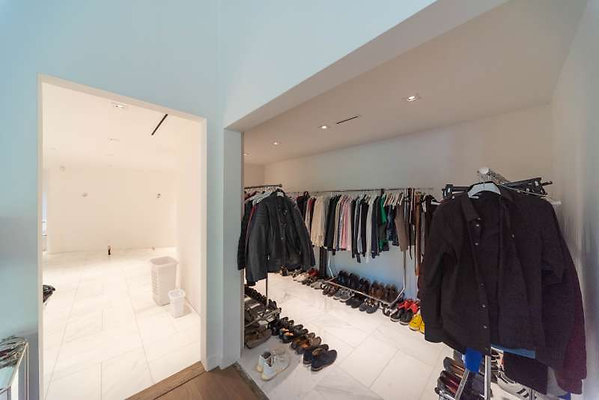 12595 closet 1
