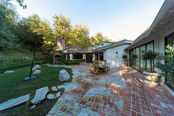 12595 patio 4