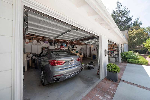 11215 garage 4