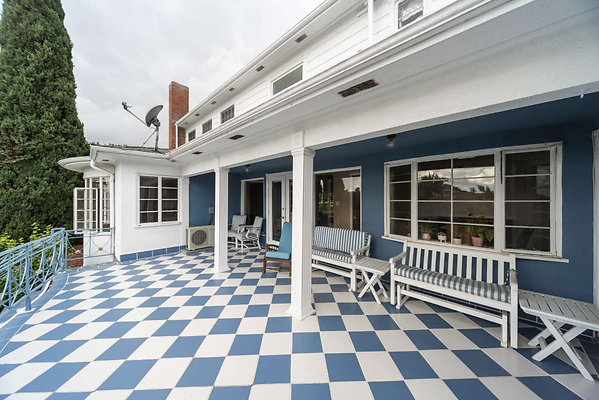 8160 balcony 2