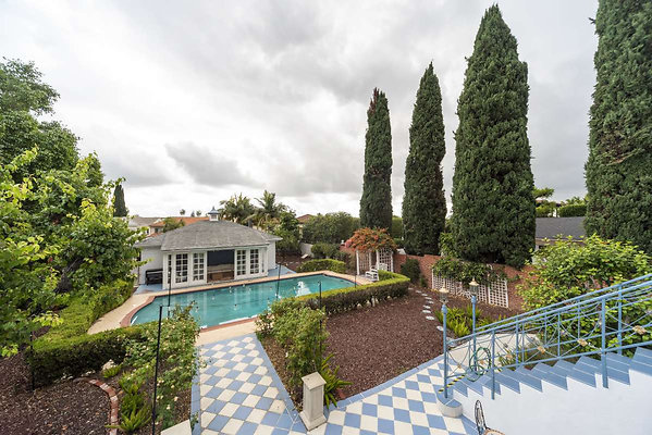 8160 balcony 5