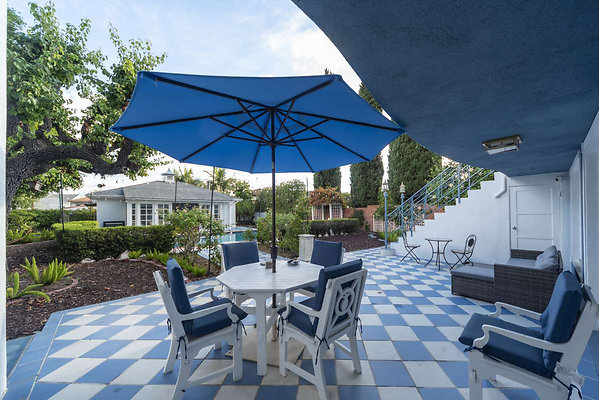 8160 patio 3