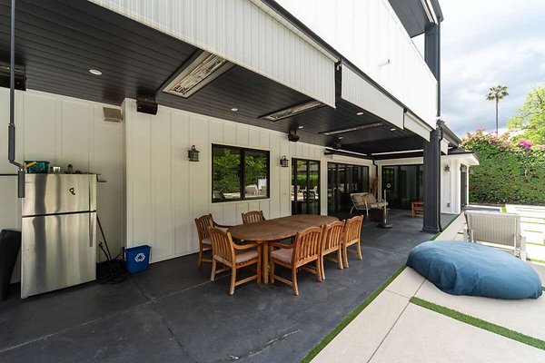 14042 patio 4