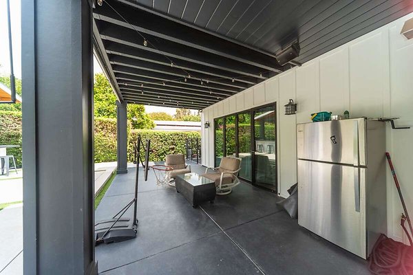 14042 patio 7