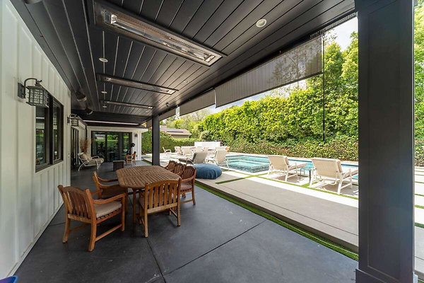 14042 patio 6