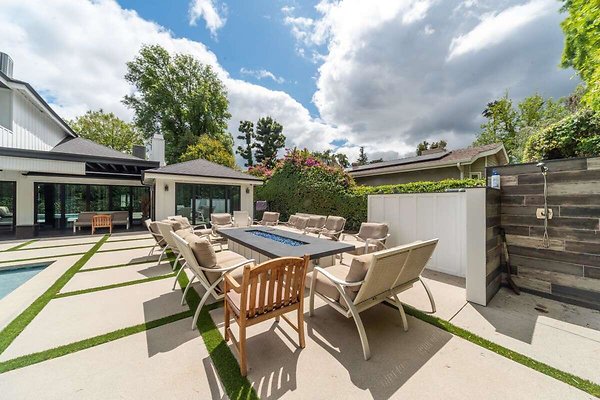 14042 patio 12