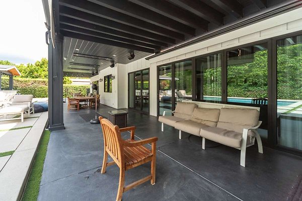 14042 patio 2