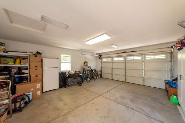 9330 garage 1