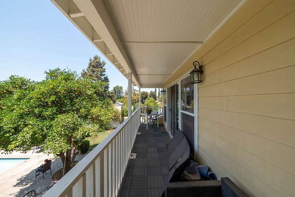 9330 balcony 1