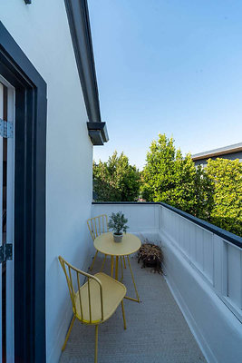 12773 balcony 2