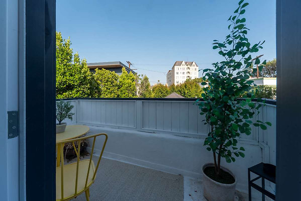 12773 balcony 1