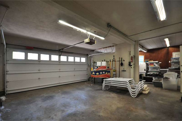 9360 garage 1