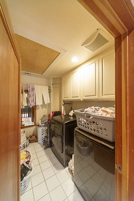 13693 laundry 1