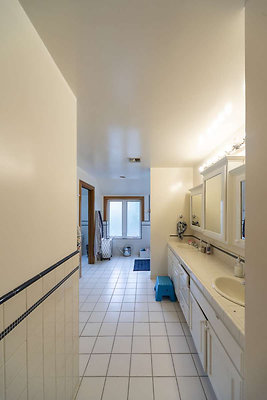 13693 bath 2