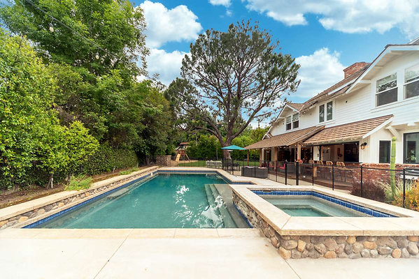 13693 pool 2