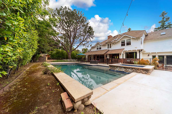 13693 pool 4