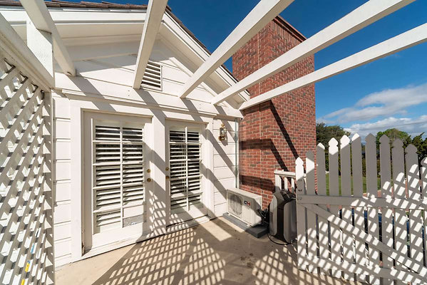 8993 balcony 1