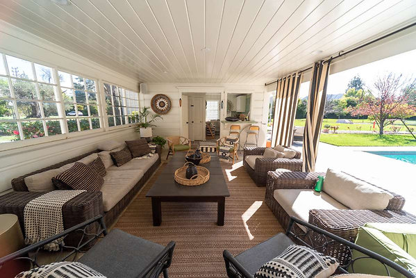 8993 poolhouse 1