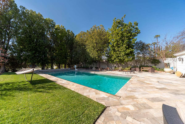 8993 pool 4
