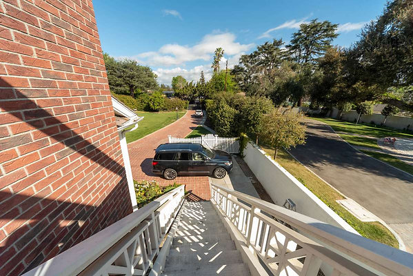 8993 balcony 2