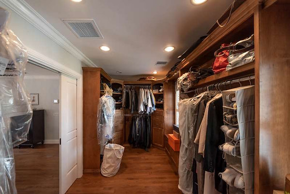 11429 closet 2