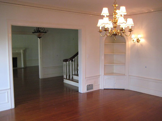 8169 dining 3