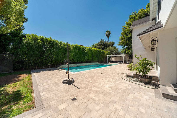 11113 patio 2