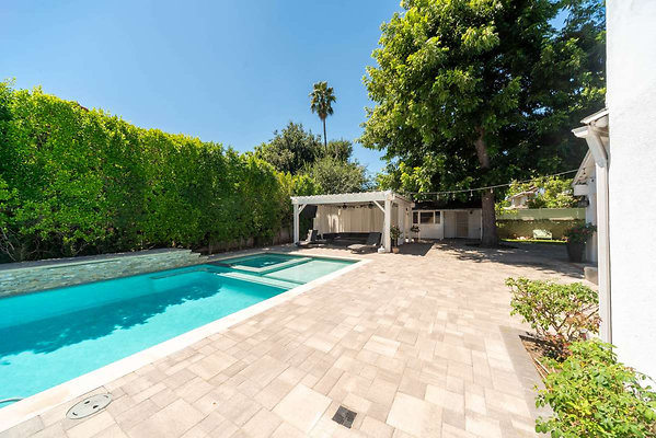 11113 poolhouse 1