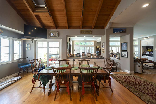 3942 dining 1