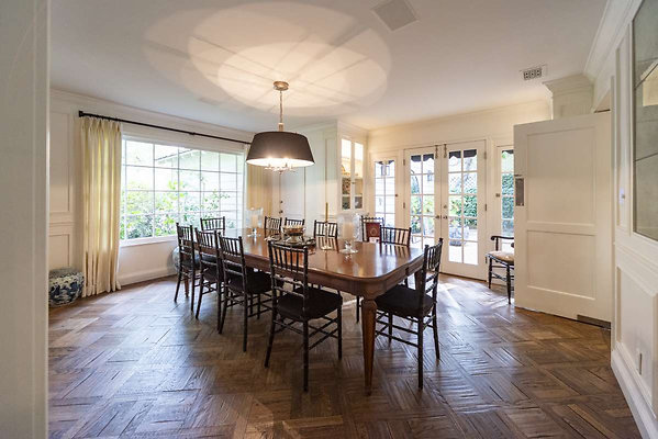 13557 dining 1