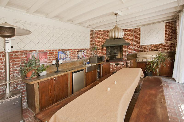 2863 patio 1