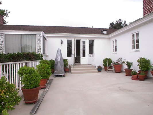 2863 balcony 2