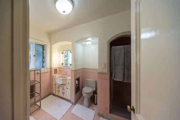 8160 bath 3