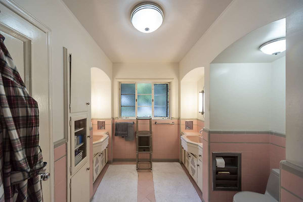 8160 bath 4