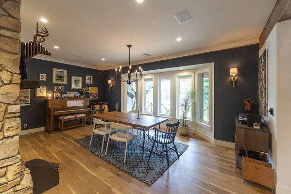 13693 dining 2