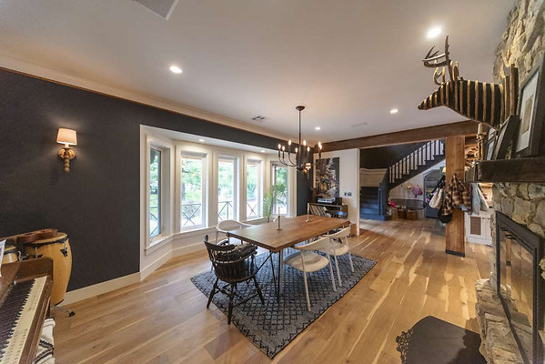 13693 dining 1
