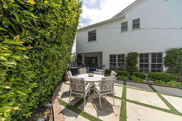 13707 patio 5
