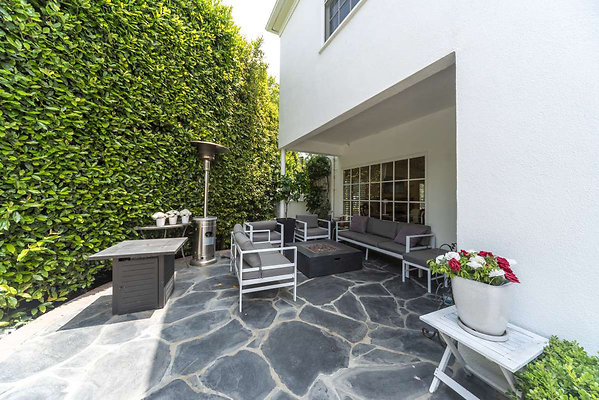 13707 patio 4