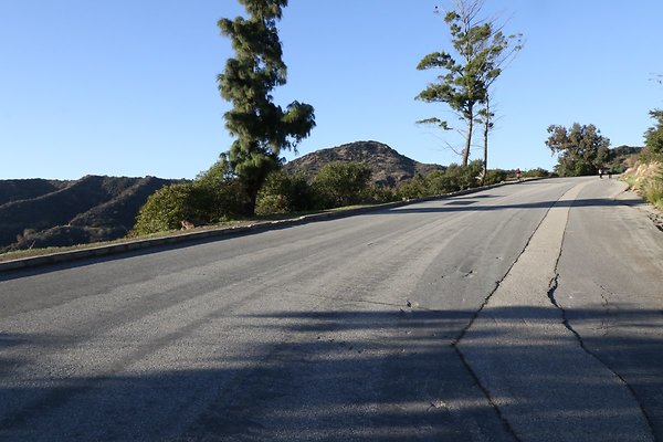 mt-hollywood-dr 070