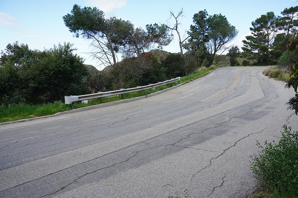 Griffith-Mt-Hollywood-Dr-1-South