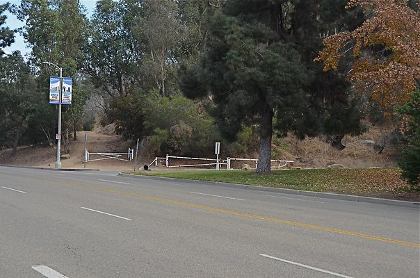 stadium way @ elysian park dr - 06
