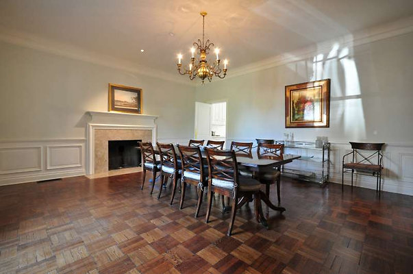8993 dining 2